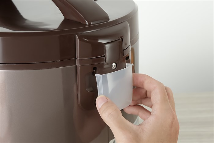 Nồi cơm nắp gài Mutosi 2.8 lít MR-38 Màu Nâu