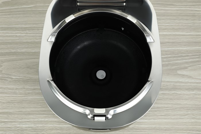 Nồi cơm cao tần Sharp 1.2 lít KS-IH122V-BK Màu Đen