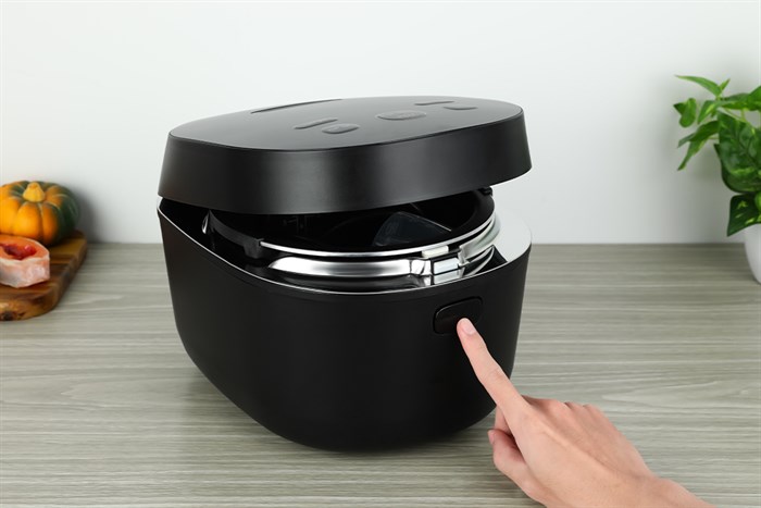 Nồi cơm cao tần Sharp 1.2 lít KS-IH122V-BK Màu Đen