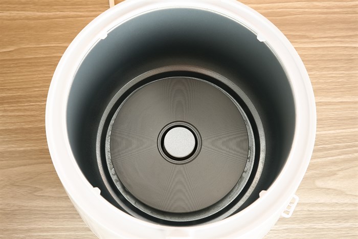 Nồi cơm nắp gài Kangaroo 1.8 lít KG18RC9 Màu Trắng