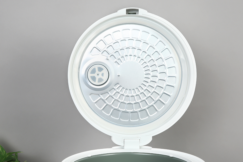 Nồi cơm nắp gài Crystal 1.8 lít JRC-180FE Màu Xám