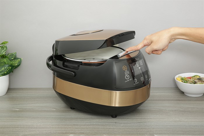 Nồi cơm điện tử Crystal 1.8 lít JS-E50C Màu Vàng đồng