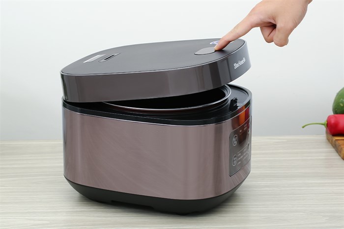 Nồi cơm điện tử BlueStone 1.5 lít RCB-5946 Màu Tím than