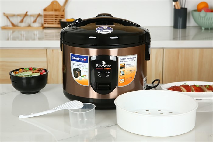Nồi cơm nắp gài BlueStone 1.8 lít RCB-5519 Màu Đen - Vàng đồng
