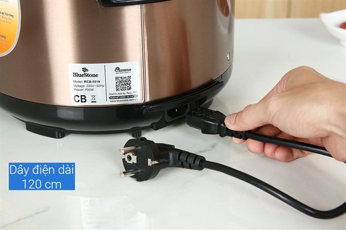 Nồi cơm nắp gài BlueStone 1.8 lít RCB-5519 Màu Đen - Vàng đồng