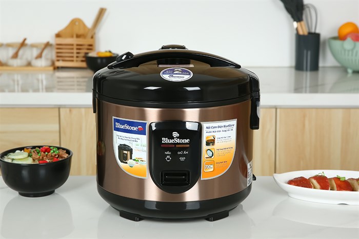 Nồi cơm nắp gài BlueStone 1.8 lít RCB-5519 Màu Đen - Vàng đồng