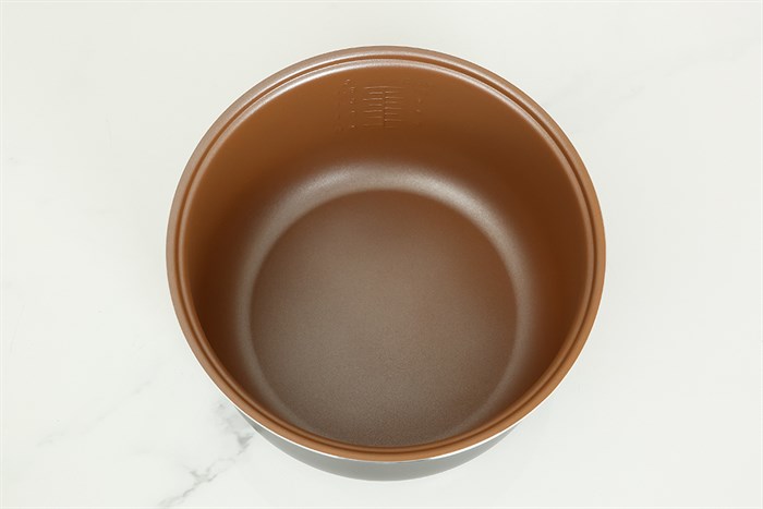 Nồi cơm nắp gài BlueStone 1.8 lít RCB-5519 Màu Đen - Vàng đồng