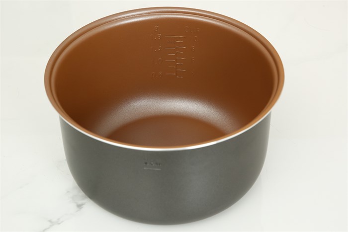 Nồi cơm nắp gài BlueStone 1.8 lít RCB-5519 Màu Đen - Vàng đồng