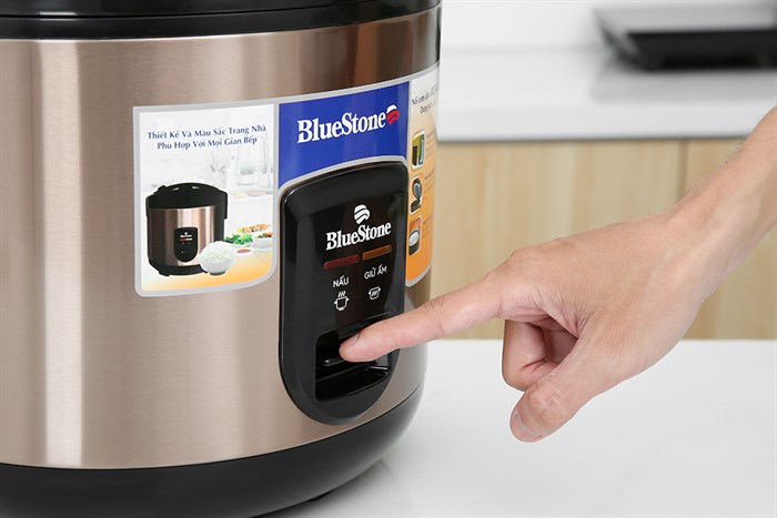 Nồi cơm nắp gài BlueStone 2.8 lít RCB-5538 Màu Đen - Vàng đồng