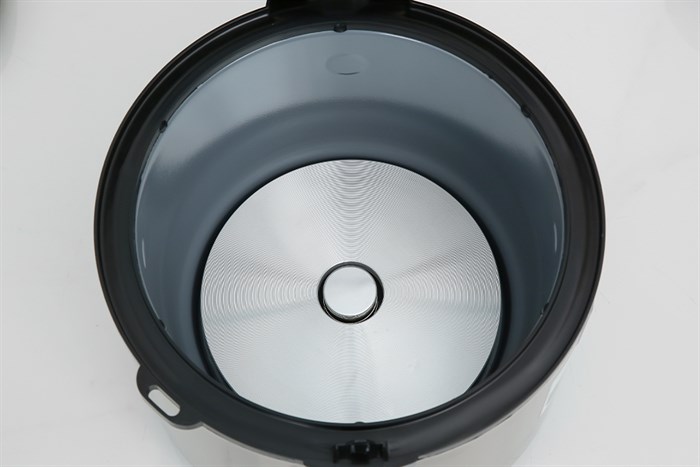 Nồi cơm nắp gài BlueStone 2.8 lít RCB-5538 Màu Đen - Vàng đồng