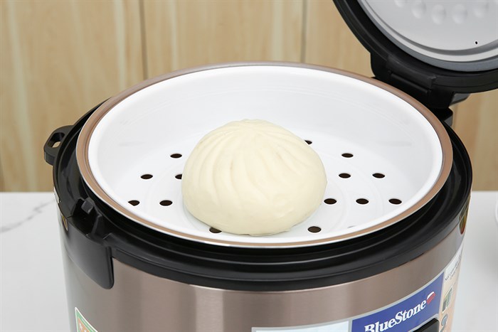 Nồi cơm nắp gài BlueStone 2.8 lít RCB-5538 Màu Đen - Vàng đồng