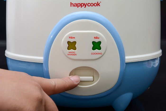 Nồi cơm nắp gài Happycook 0.6 lít HC-060 Màu Trắng - Xanh