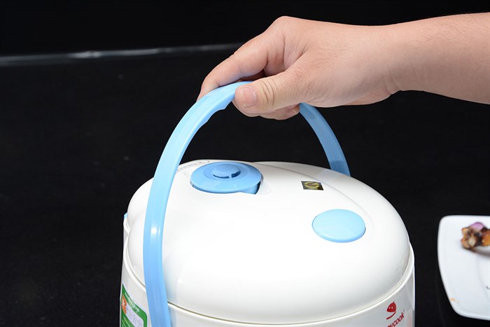 noi-com-dien-nap-gai-happycook-hc-60-xanh-3-700x467