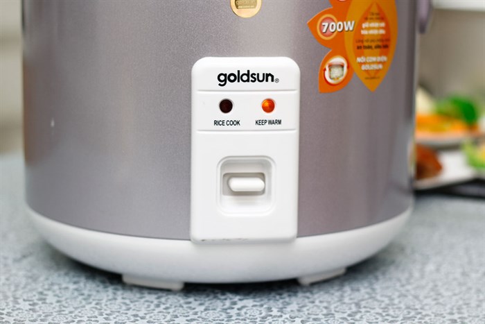 Nồi cơm điện Goldsun 1.8 lít ARC-G18SA2 Màu Xám
