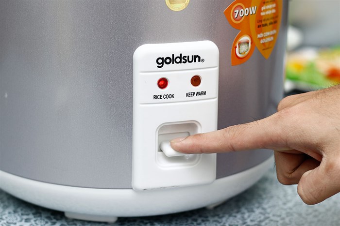 Nồi cơm điện Goldsun 1.8 lít ARC-G18SA2 Màu Xám