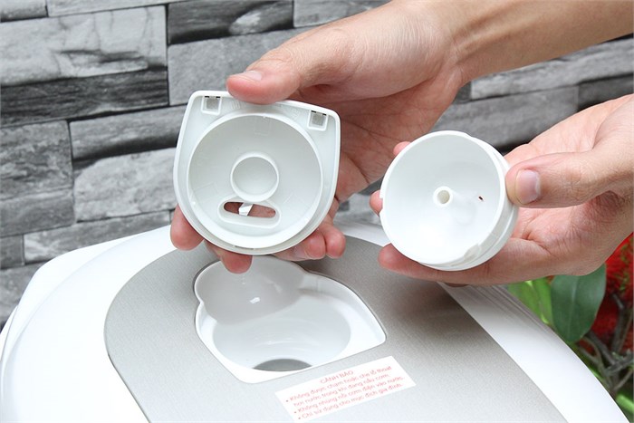 Nồi cơm điện Toshiba RC-18NMF(WT)V 1.8 lít Màu Trắng