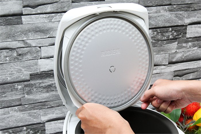 Nồi cơm điện Toshiba RC-18NMF(WT)V 1.8 lít Màu Trắng