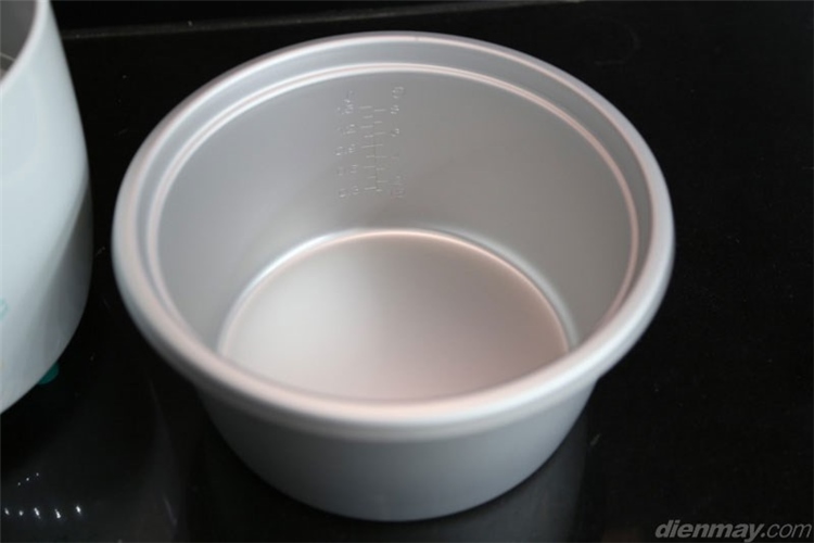 Nồi cơm điện Sharp KSH-215V 1.5 lít Màu Trắng