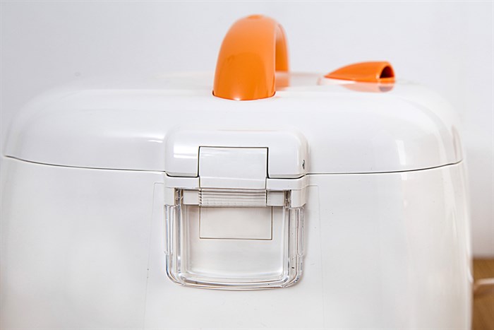 Nồi cơm nắp gài Cuckoo 0.5 lít CR-0331 Màu Cam