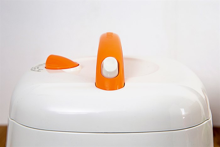 Nồi cơm nắp gài Cuckoo 0.5 lít CR-0331 Màu Cam