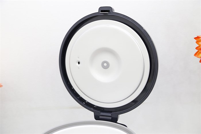 Nồi cơm điện Sharp 1.8 lít KS-R181STV Màu Đen - Xám