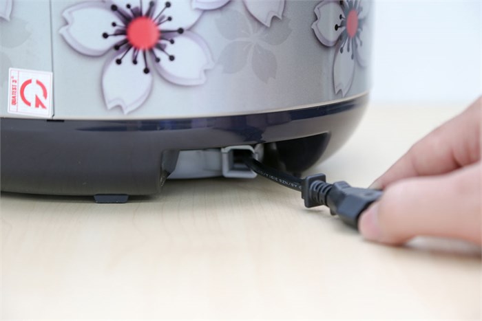 Nồi cơm điện Sharp 1.8 lít KS-R181STV Màu Đen - Xám