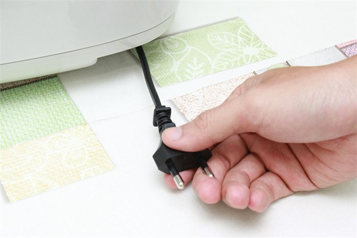 Nồi cơm điện tử Sharp KS-ZT10V Màu Trắng