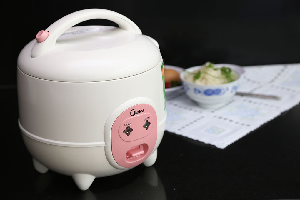 Nồi cơm điện Midea 0.6 lít CM06SA