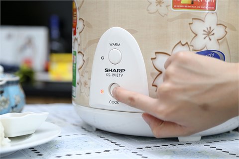 Nồi cơm điện Sharp KS-191ETV 1.8 lít