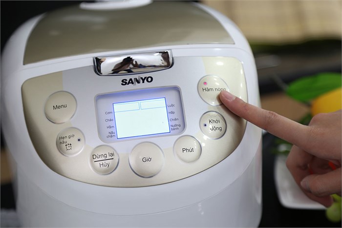 Nồi cơm điện Sanyo 1.8 lít ECJ-M200 Màu Trắng