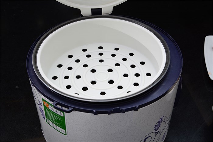 Nồi cơm điện Sunhouse 1.8 lít SH 869 Màu Trắng