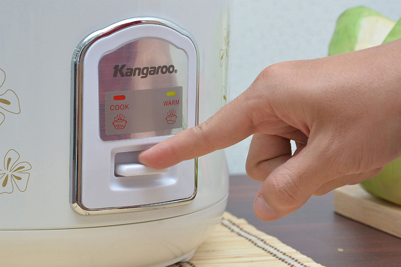 Nồi cơm điện nắp gài Kangaroo 1.8L KG376NT