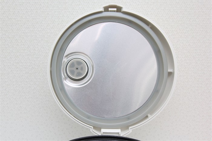 Nồi cơm nắp gài Electrolux 1.8 lít ERC2100B Màu Trắng - Xanh