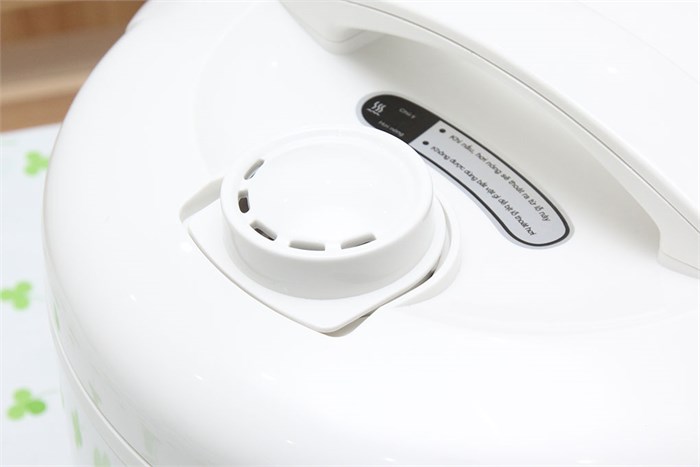 Nồi cơm nắp gài Electrolux 1.8 lít ERC2100B Màu Trắng - Xanh