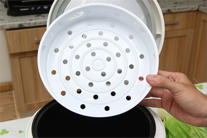 Nồi cơm nắp gài Electrolux 1.8 lít ERC2100B Màu Trắng - Xanh