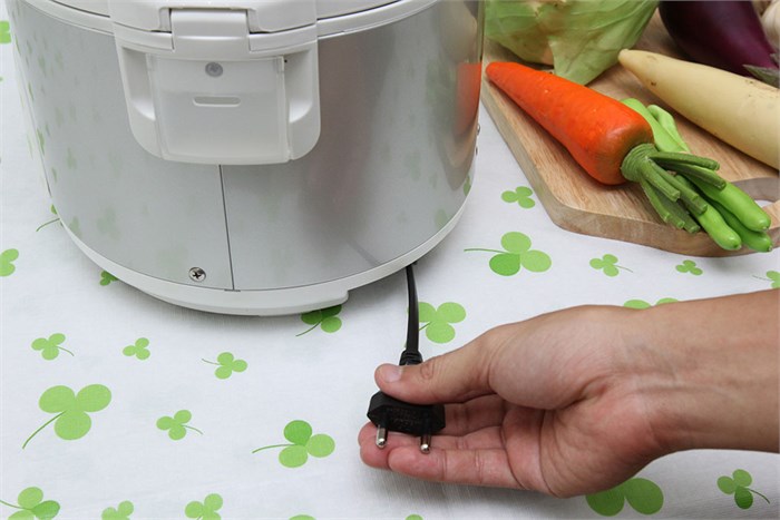 Nồi cơm điện Panasonic 1 lít SR-TEJ10 Màu Xám