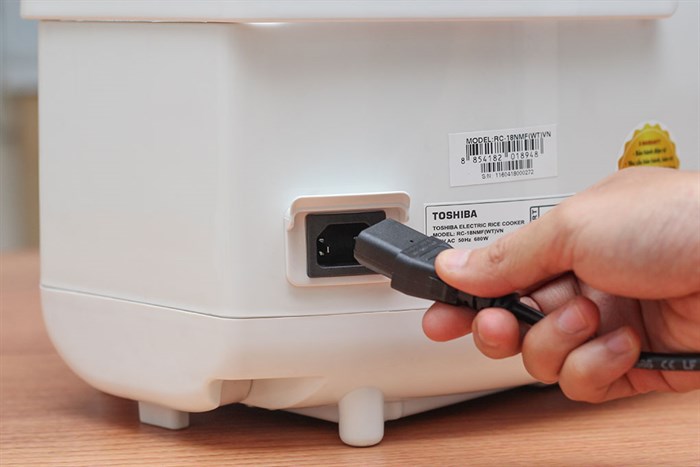 Nồi cơm điện Toshiba 1.8 lít RC-18NMF(WT)VN Màu Trắng