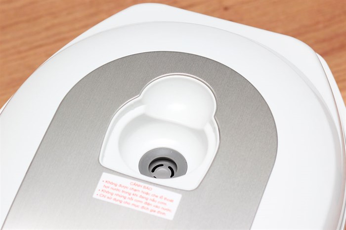 Nồi cơm điện Toshiba 1.8 lít RC-18NMF(WT)VN Màu Trắng