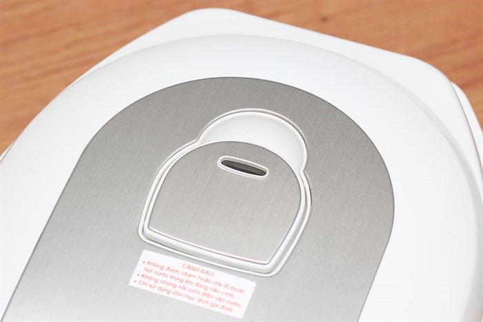 Nồi cơm điện Toshiba 1.8 lít RC-18NMF(WT)VN Màu Trắng