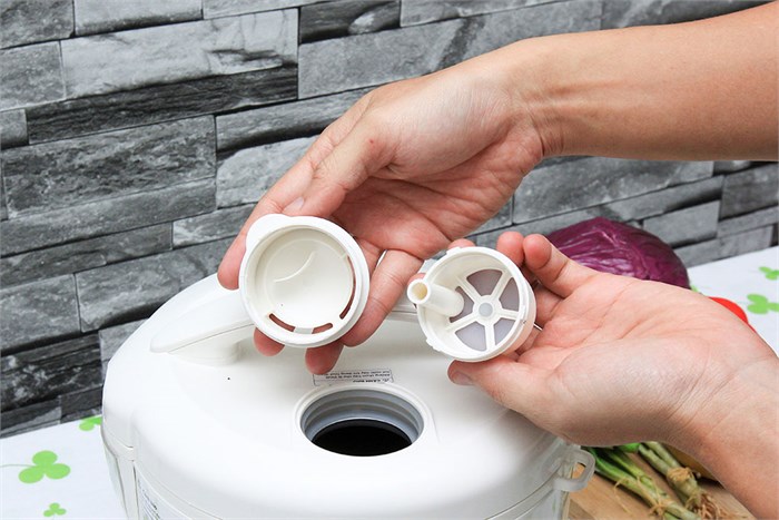 Nồi cơm điện Sanyo 1 lít ECJ-VM10A Màu Trắng