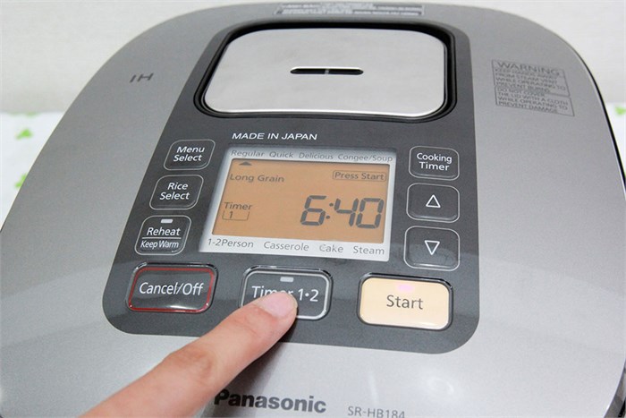 Nồi cơm cao tần Panasonic 1.8 lít SR-HB184KRA Màu Đen