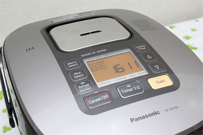 Nồi cơm cao tần Panasonic 1.8 lít SR-HB184KRA Màu Đen