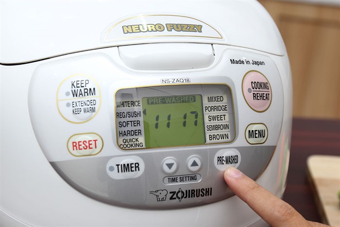 Nồi cơm điện Zojirushi 1.8 lít ZONC-NS-ZAQ18 Màu Trắng