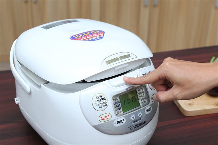 Nồi cơm điện Zojirushi 1.8 lít ZONC-NS-ZAQ18 Màu Trắng