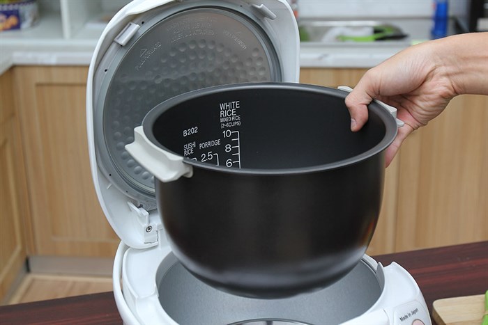 Nồi cơm điện Zojirushi 1.8 lít ZONC-NS-ZAQ18 Màu Trắng