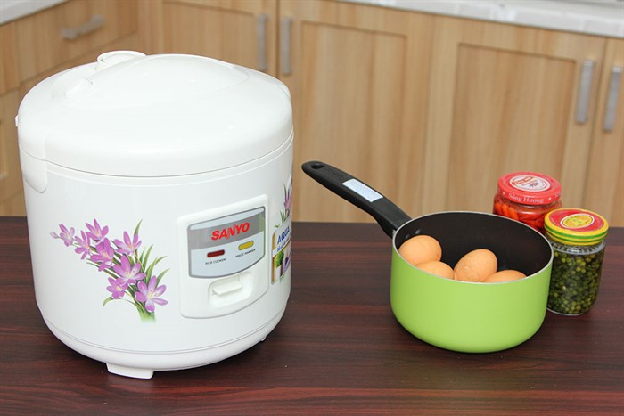 Nồi cơm điện Sanyo 1.8 lít ECJ-SP18A