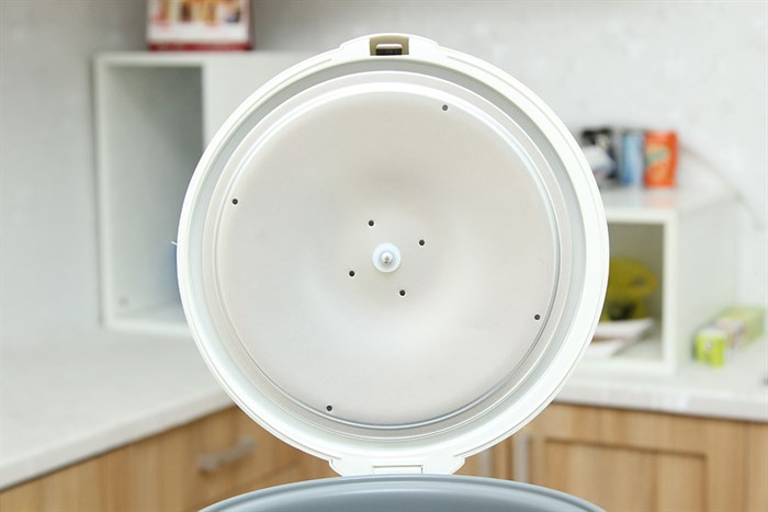 Nồi cơm điện Sanyo 1.8 lít ECJ-SP18A Màu Trắng