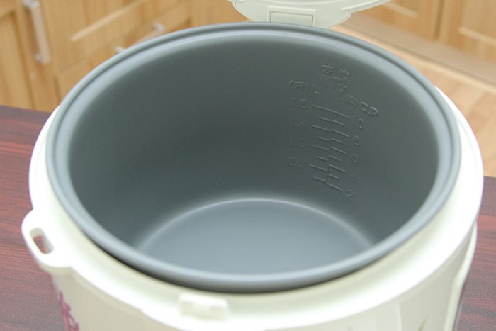 Nồi cơm điện Sanyo 1.8 lít ECJ-SP18A Màu Trắng