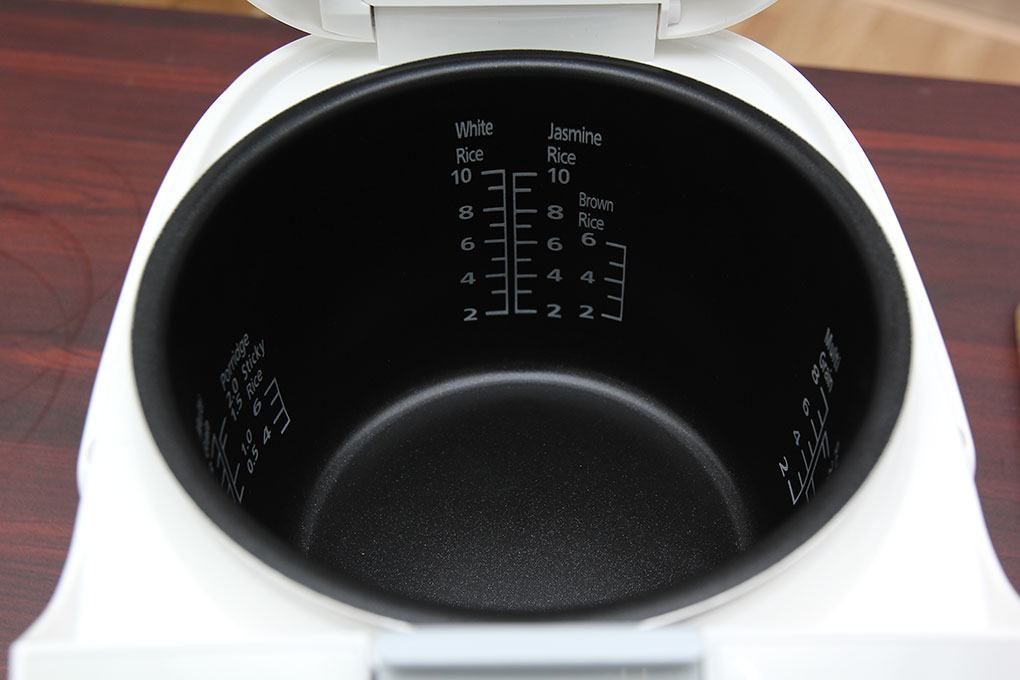 Nồi cơm điện tử Panasonic 1.8 lít SR-ZE185WRA