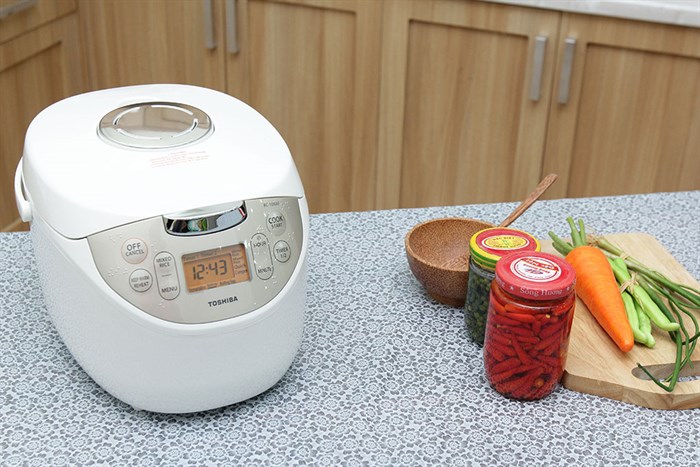 Nồi cơm điện tử Toshiba 1.0 lít RC-10NAF(W)VN Màu Trắng - Hồng